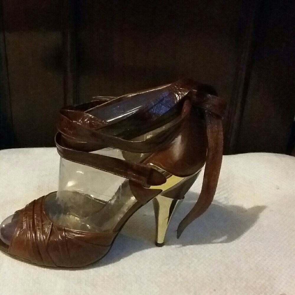 NWB  GEORGINA GOODMAN BROWN LEATHER ANKLE TIE SAND